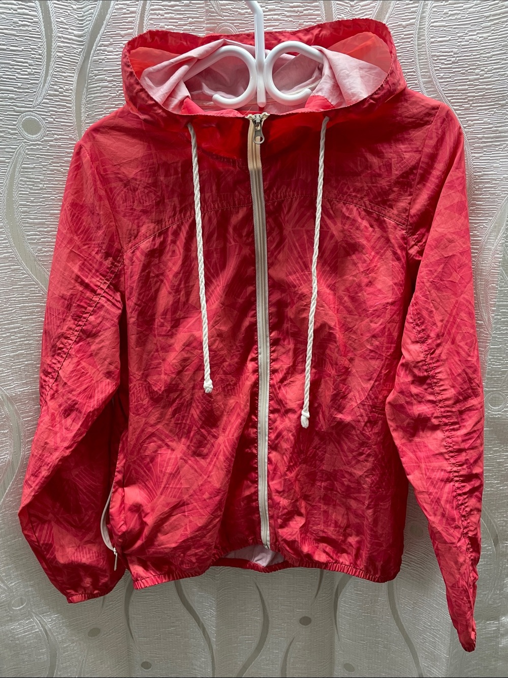 Billabong Kids/teen Red Hooded Packable Rain Jacket